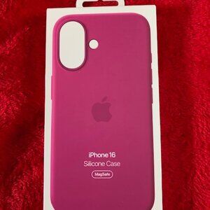 : Apple iPhone 16 Silicone Case with MagSafe and Camera Control - Fuchsia